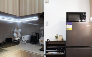 Private kitchenette - 1BR KLASSI Comfort Stay (Pasay)