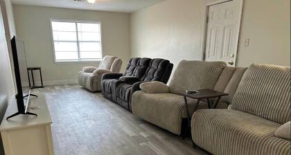 Lovely house with cool AC in charming Blytheville