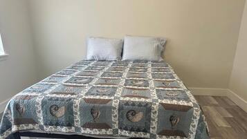 4 bedrooms, WiFi, bed sheets