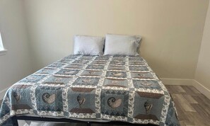 4 bedrooms, WiFi, bed sheets