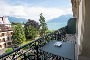 Deluxe Suite, Balcony, Partial Lake View | Property grounds - La Residence des Trois Couronnes (Vevey)