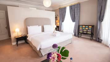 Superior Suite, Balcony, Courtyard View