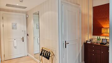 Chambre Classique, vue cour intérieure | Intérieur