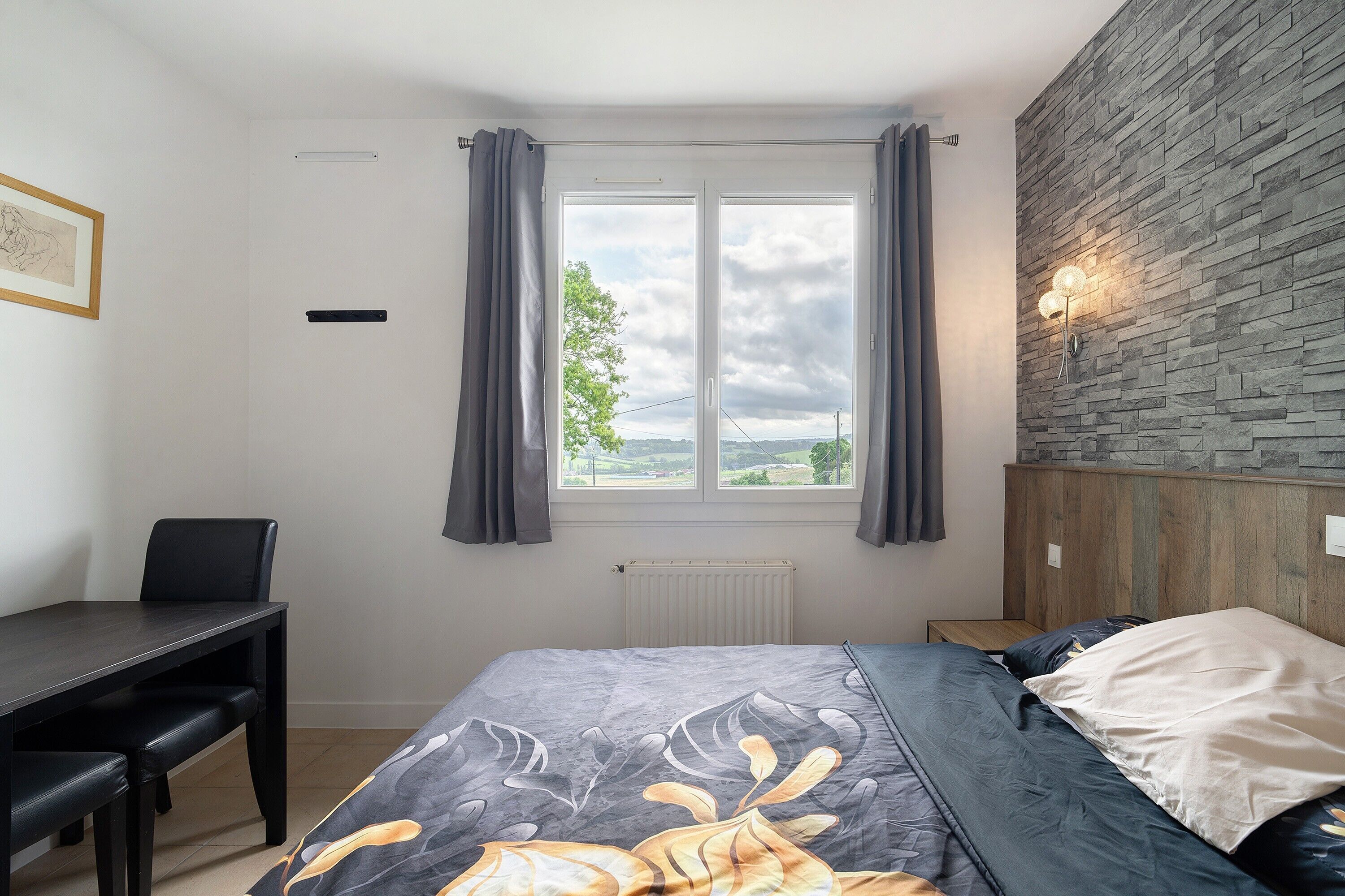 4 slaapkamers, een strijkplank/strijkijzer, wifi, beddengoed