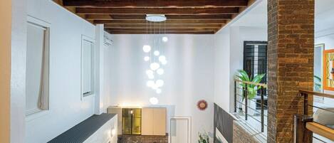 Deluxe Apartment, Balcony, Ocean View | Interior