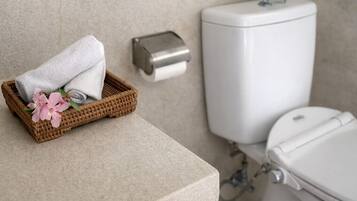 Kamar Double Premium, pemandangan samudra | Kamar mandi