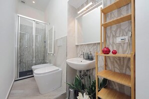 Apartment, 2 Schlafzimmer | Badezimmer