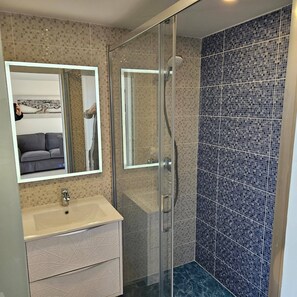 Apartemen, 1 kamar tidur, akses difabel, Boleh Merokok | Kamar mandi