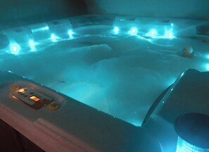 客房, 1 间卧室, 壁炉 | 室内 SPA 浴缸