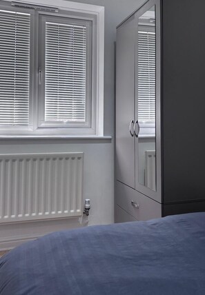 Room, 1 Bedroom, Fireplace | 1 bedroom - Room-private Double Bed Bathroom Hydro P (Wigan)