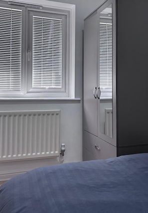1 bedroom - Room-private Double Bed, Bathroom, Hydro (Wigan)