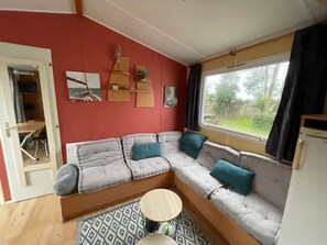 Living area - Mobile Home for 4/6 People – 5 Minutes from the Beach, Châtelaillon-Plage (Châtelaillon-Plage)