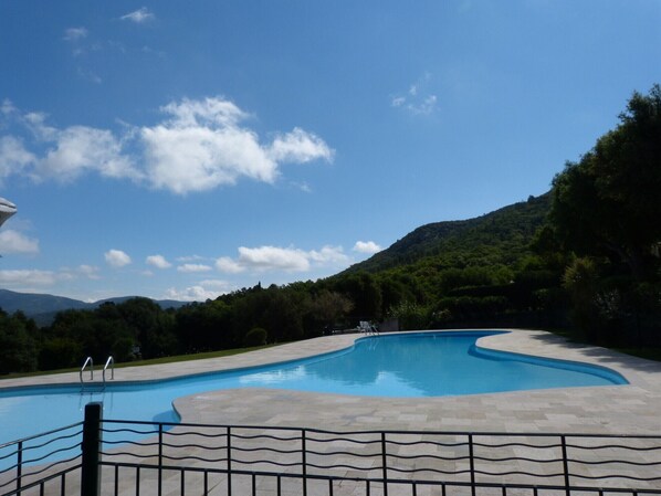 Pool - BEAUTIFUL MAZET WITH COMMUNITY POOL (Le Plan-de-la-Tour)