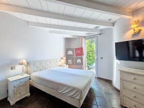 Iron/ironing board, free WiFi - BEAUTIFUL MAZET WITH COMMUNITY POOL (Le Plan-de-la-Tour)