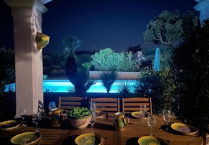 Outdoor dining - MAGNIFICENT VILLA LES CACTUS WITH PRIVATE POOL (Le Plan-de-la-Tour)