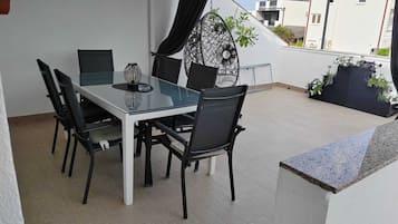 Departamento estándar, patio, vista al jardín | Terraza o patio