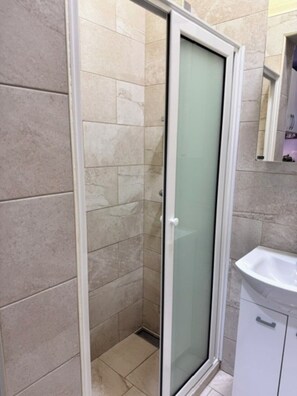 Bathroom - White Hills Apartments (Budva)