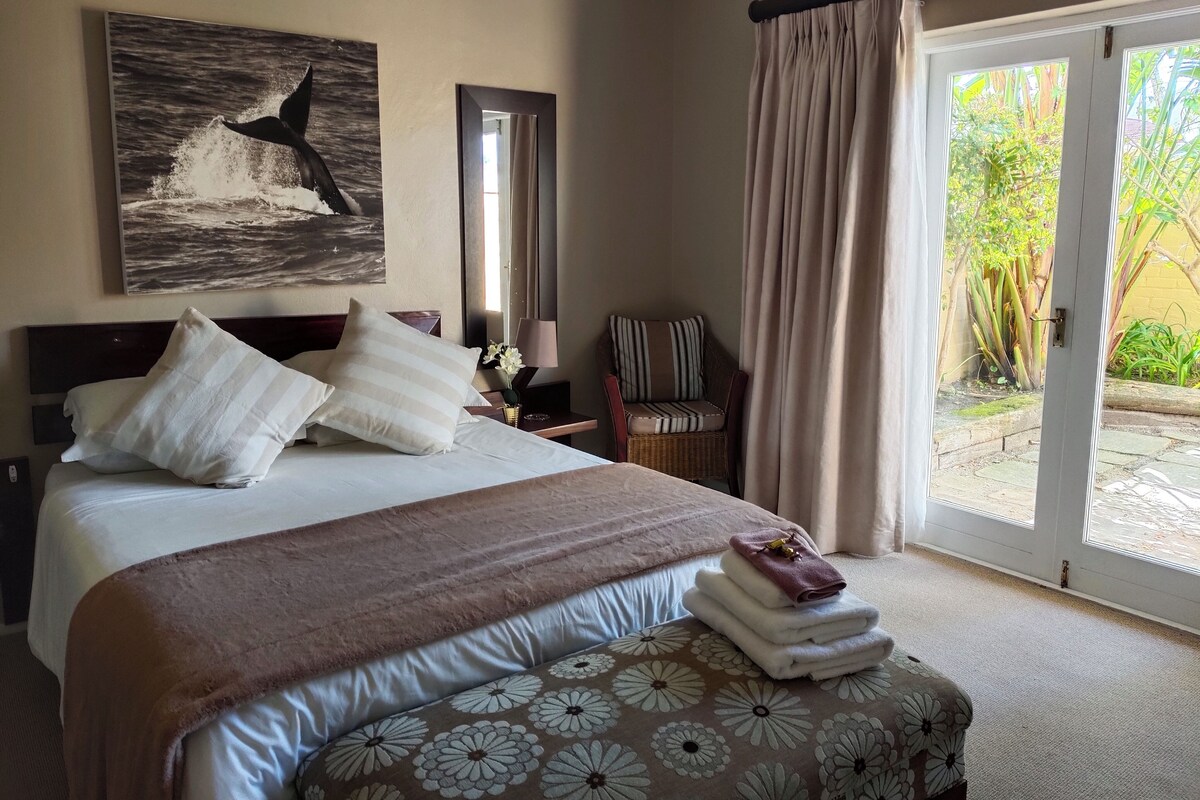 Deluxe Double Room, Non Smoking, Patio | In-room safe, desk, laptop workspace, blackout curtains