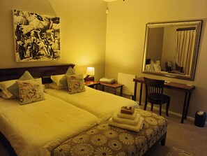 Caixa forta a l'habitació, decoració individual i mobiliari individual 