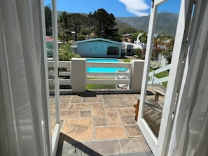 Luxury Double or Twin Room, Garden View | Interior - Moments Guesthouse (Kleinmond)