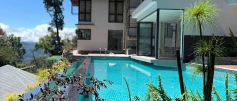 Utomhuspool