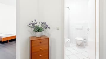 Habitación doble, vista al jardín | Baño