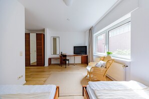 Desk, laptop workspace, free WiFi - Hillerts Hotel (Rheda-Wiedenbrück)