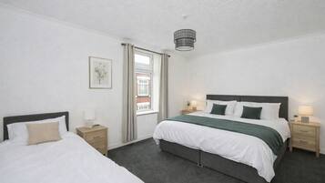 3 bedrooms, iron/ironing board, WiFi, bed sheets