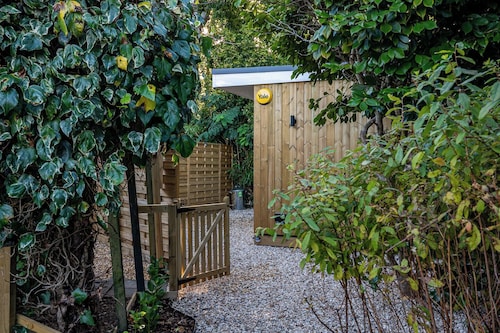 The Perk Inn, Cosy & Secluded Garden Lodge