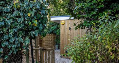 The Perk Inn, Cosy & Secluded Garden Lodge