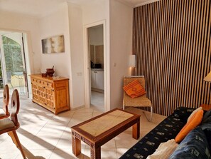 TV - Charming finca with pool and large garden in an idyllic setting in Xaló (Teulada)