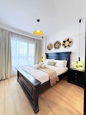 1 bedroom, iron/ironing board, Internet, bed sheets - Modern 1BR w/ pool, gym, dedicated workstation, restaurant and full backup power (Nairobi)