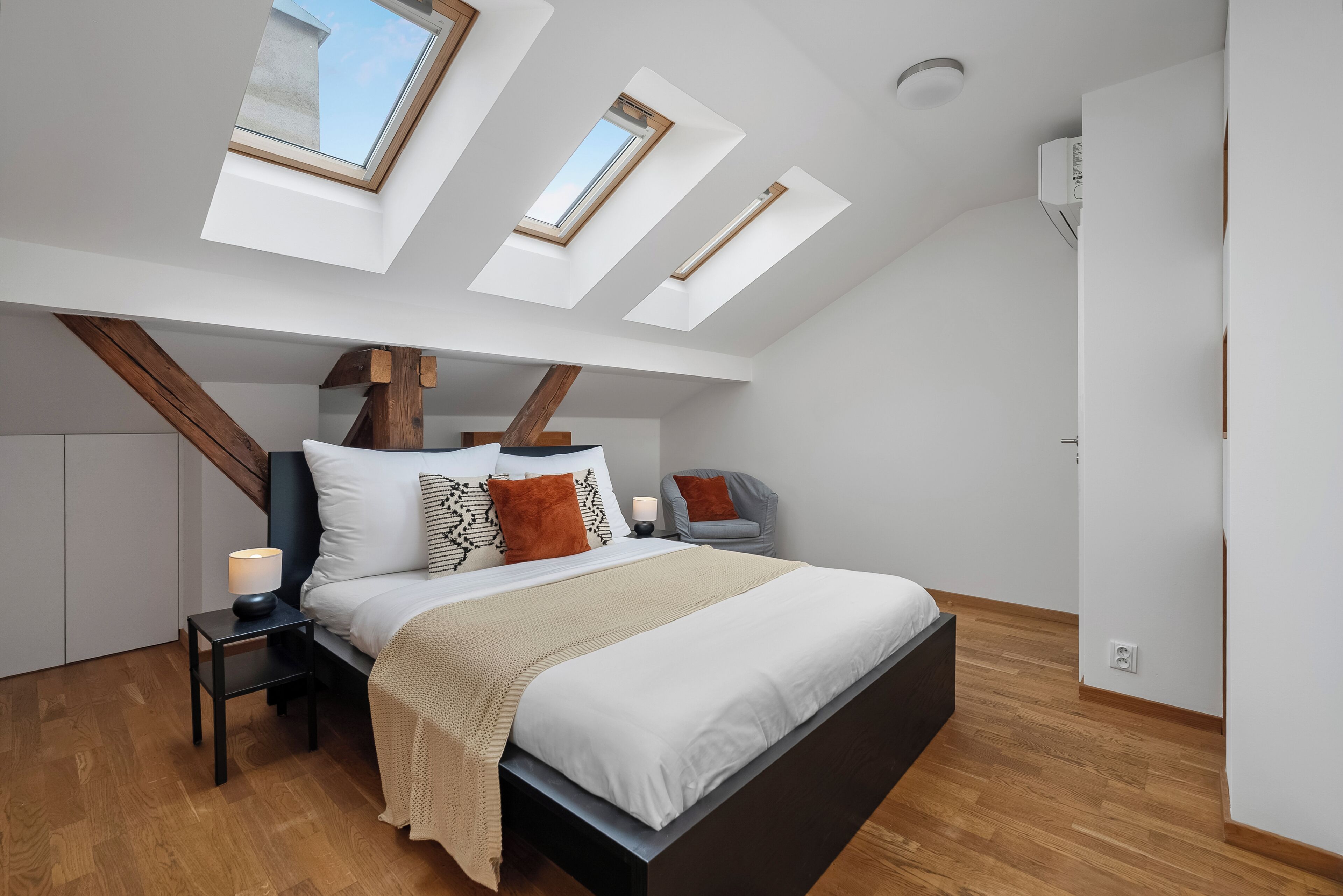 Superior Apartment, City View