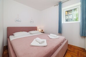 1 bedroom, free WiFi, bed sheets - Charming apartment for 2 people with a fantastic balcony (Dramalj)