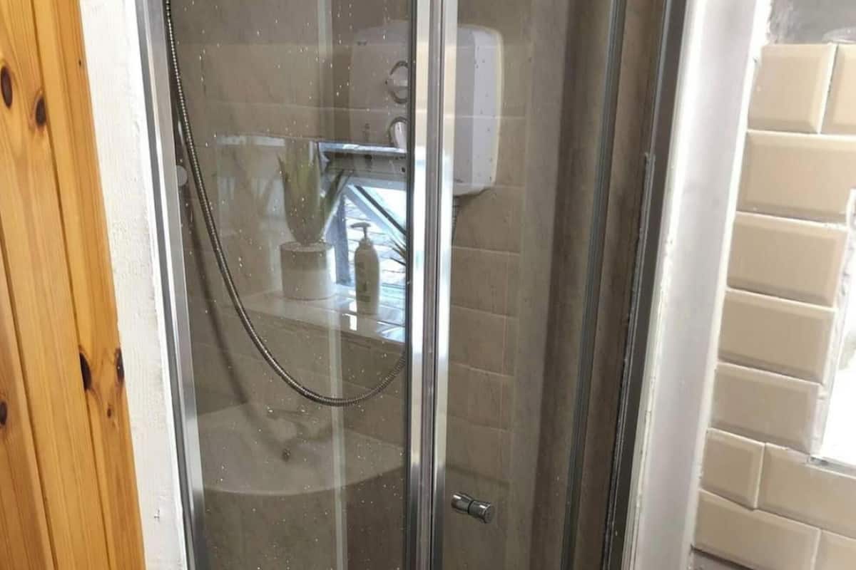 Apartment, 1 Bedroom, Smoking, Hot Tub | Bathroom