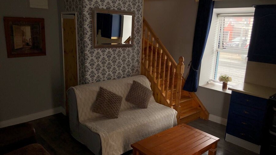 Charming 1-bedroom Apartment With Jacuzzi in Johnstown