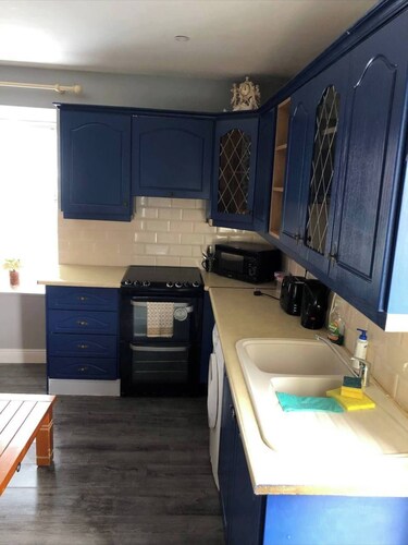 Charming 1-bedroom Apartment With Jacuzzi in Johnstown