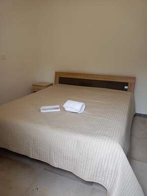 1 bedroom, WiFi, bed sheets