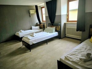 2 chambres, fer et planche Ă repasser, Wi-Fi, draps fournis