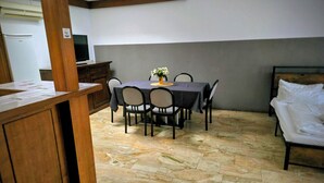 تناول الطعام