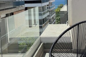 Property grounds - Athenean Modern Escape near Marina Flisvos-G3 (Paleo Faliro)