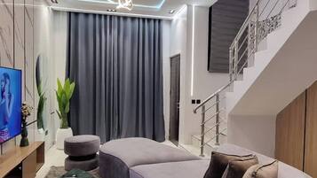 Căn hộ Tiêu chuẩn, ban công, quang cảnh thành phố | Nội thất