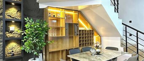 Standard Apartment, Balcony, City View | Dining