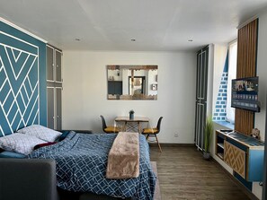 1 chambre, fer et planche à repasser, Wi-Fi gratuit, draps fournis