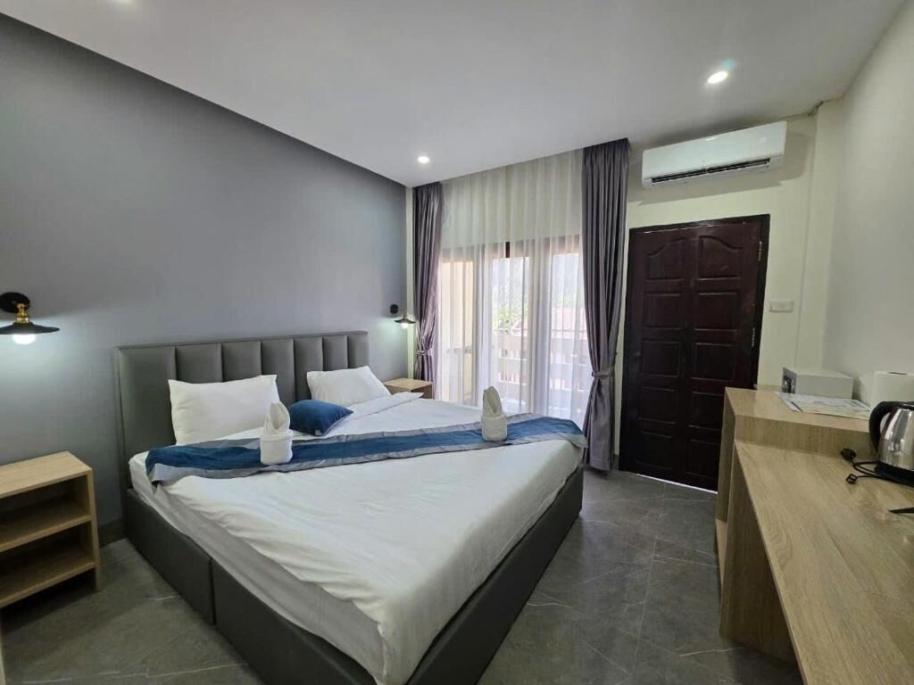 Deluxe dubbelrum - balkong - utsikt mot bergen