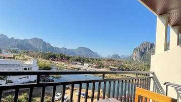 Classic Suite, Balcony, Mountain View | Outdoor dining