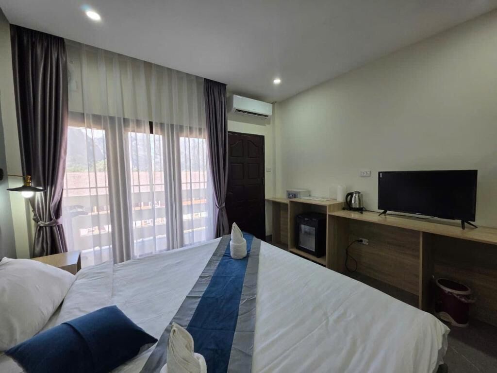 Deluxe dubbelrum - balkong - utsikt mot bergen