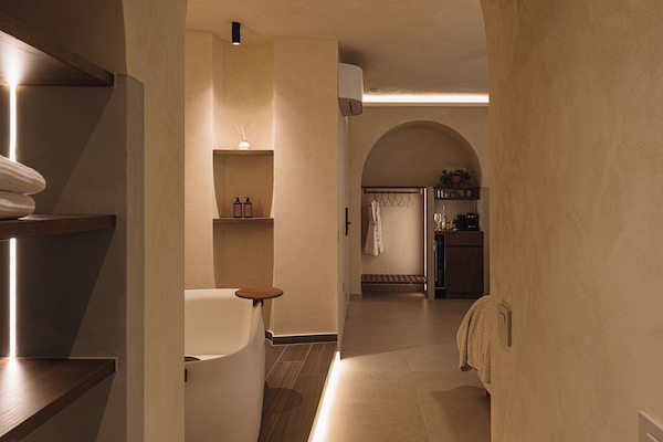 Draps en coton égyptien, literie de qualité supérieure, minibar, bureau