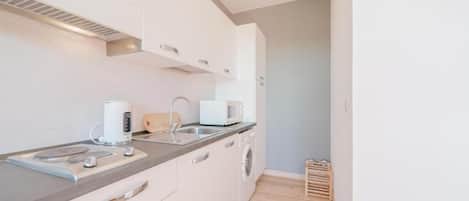 Deluxe Apartment | Private kitchen