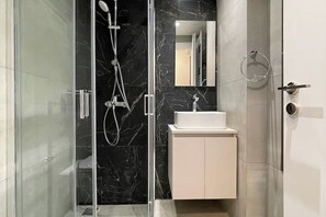 Dusche, Haartrockner, Seife